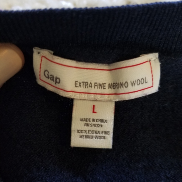 GAP sweater - Picture 3 of 3